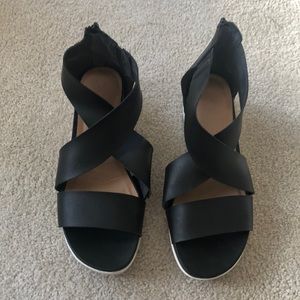 Universal Thread Sandal